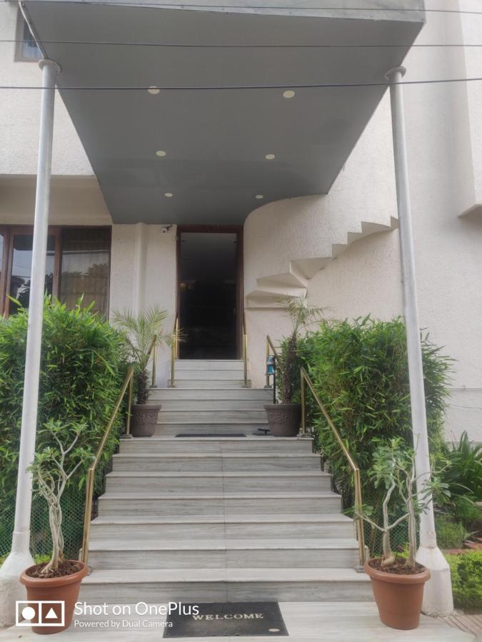 Hotel Grg Vadodara Exterior photo