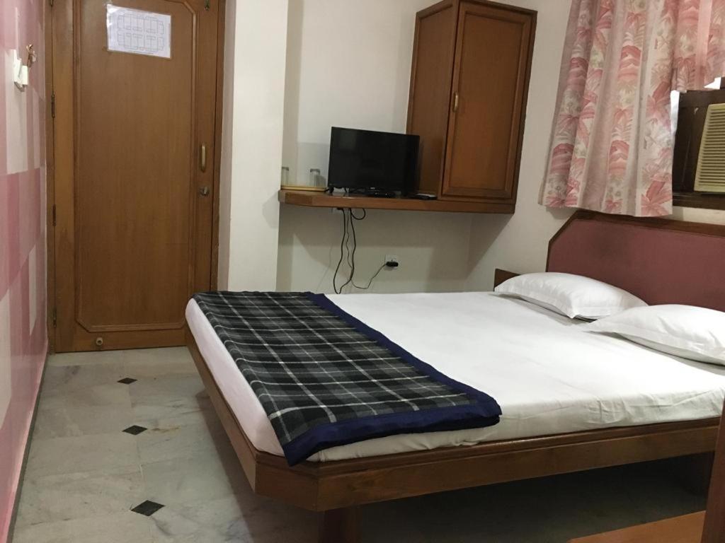 Hotel Grg Vadodara Exterior photo