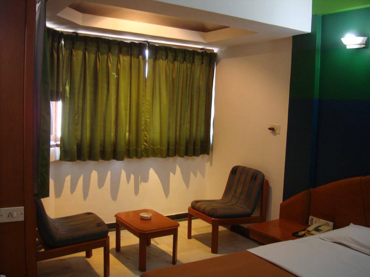 Hotel Grg Vadodara Exterior photo