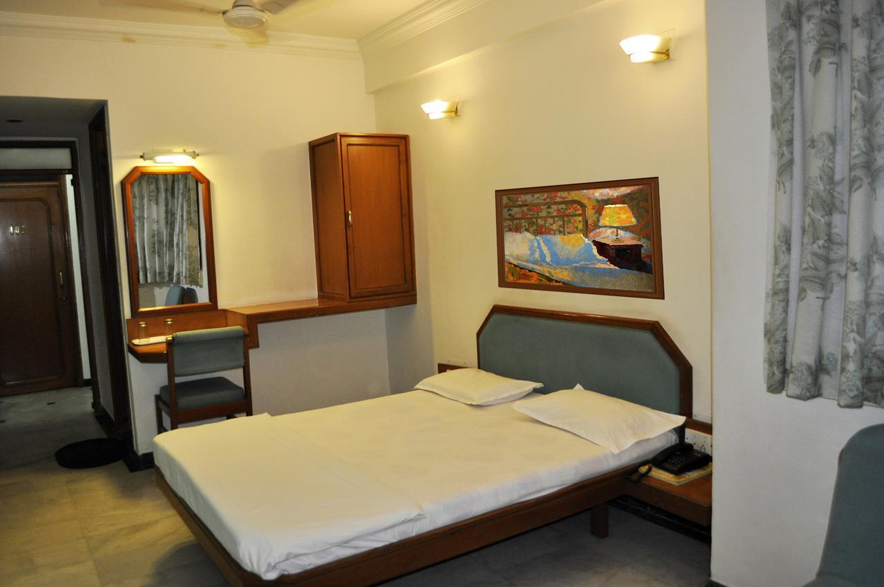 Hotel Grg Vadodara Exterior photo