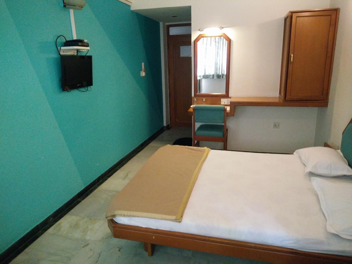 Hotel Grg Vadodara Exterior photo