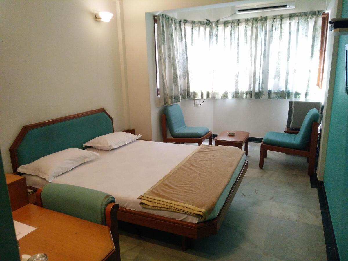 Hotel Grg Vadodara Exterior photo