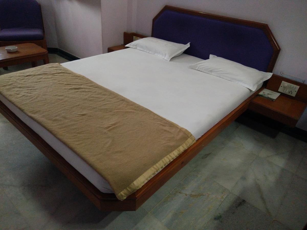 Hotel Grg Vadodara Exterior photo