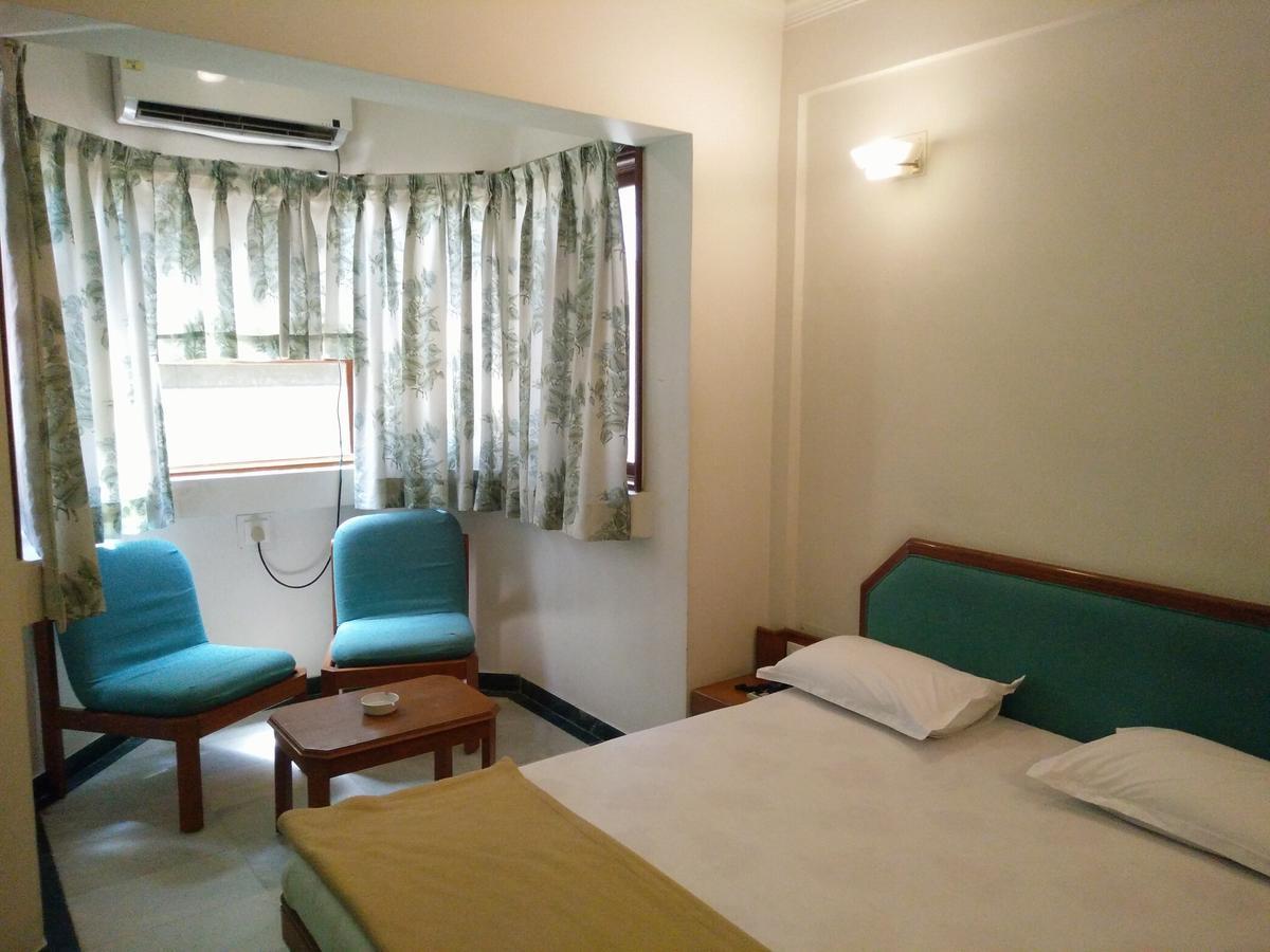 Hotel Grg Vadodara Exterior photo