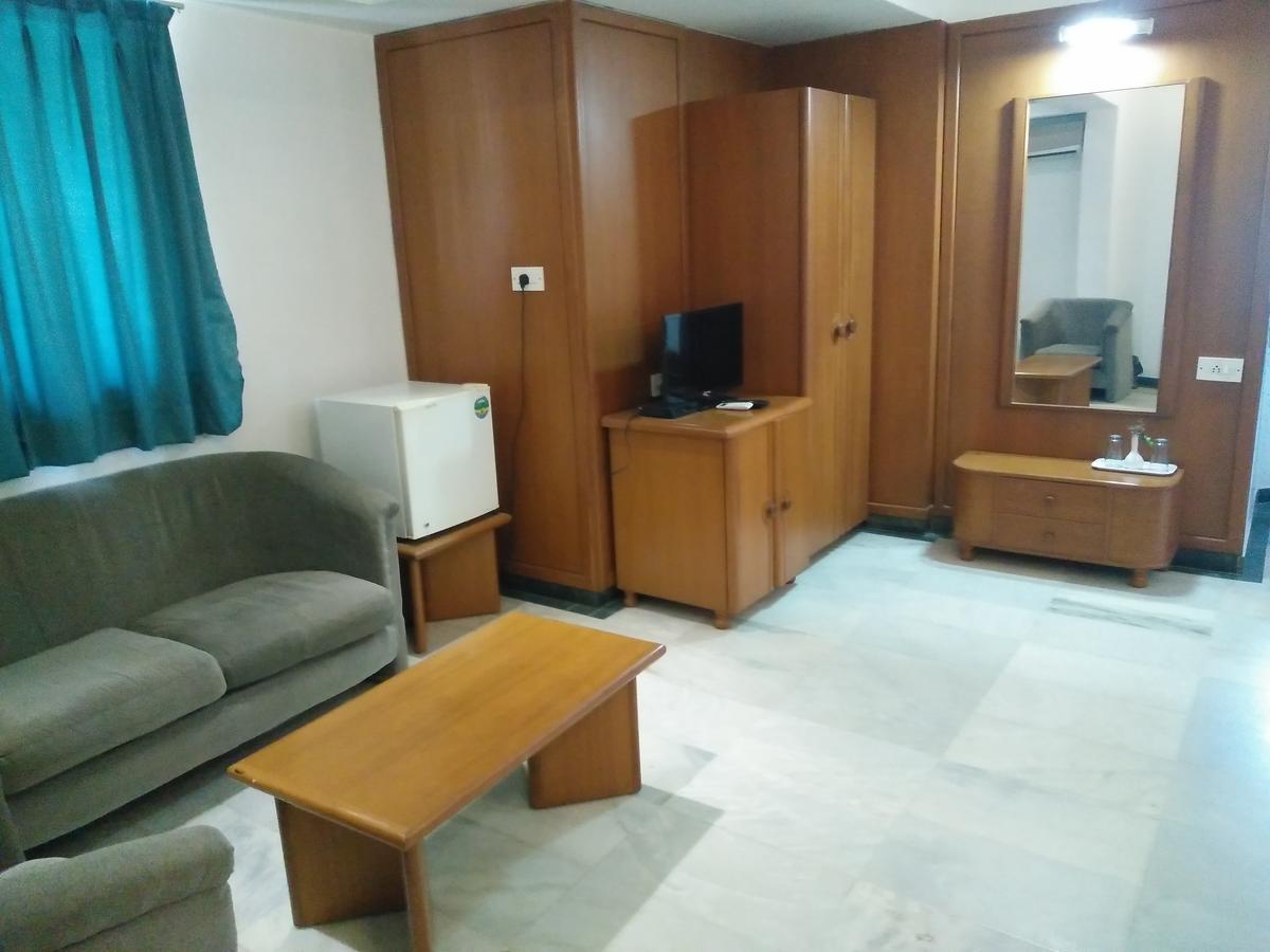 Hotel Grg Vadodara Exterior photo