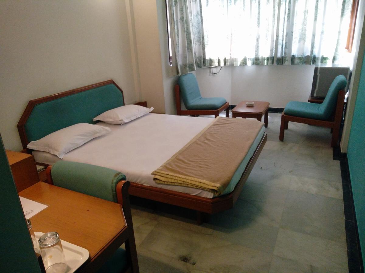 Hotel Grg Vadodara Exterior photo
