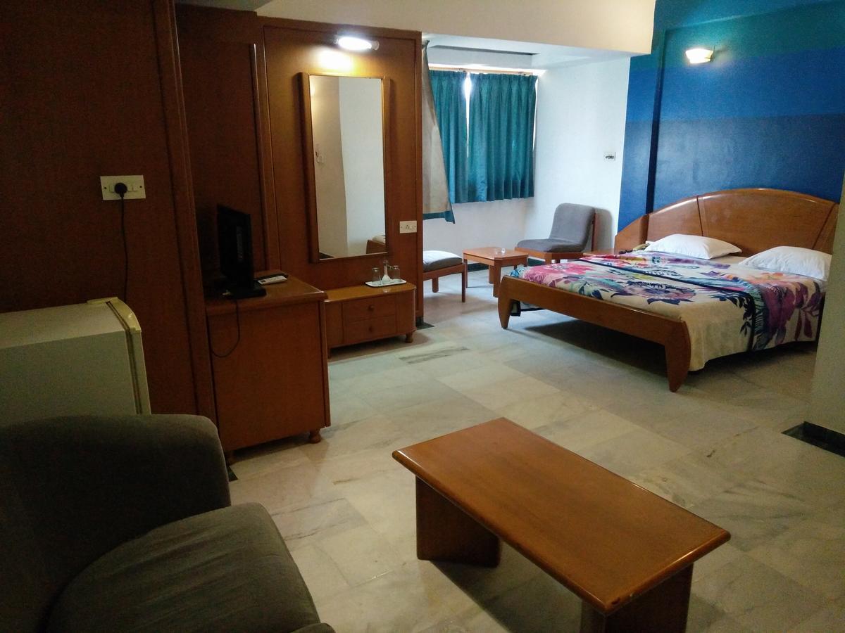 Hotel Grg Vadodara Exterior photo